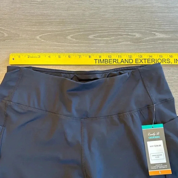 Emily B Activewear Women's Leggings Size Large Mesh Leg Panels Dark Blue New - Picture 7 of 10